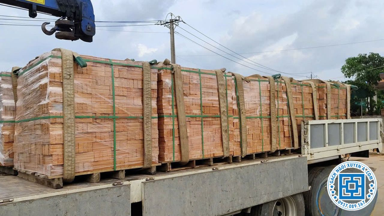Gạch Ngói Xuyên Á giao hàng số lượng lớn cho công trình