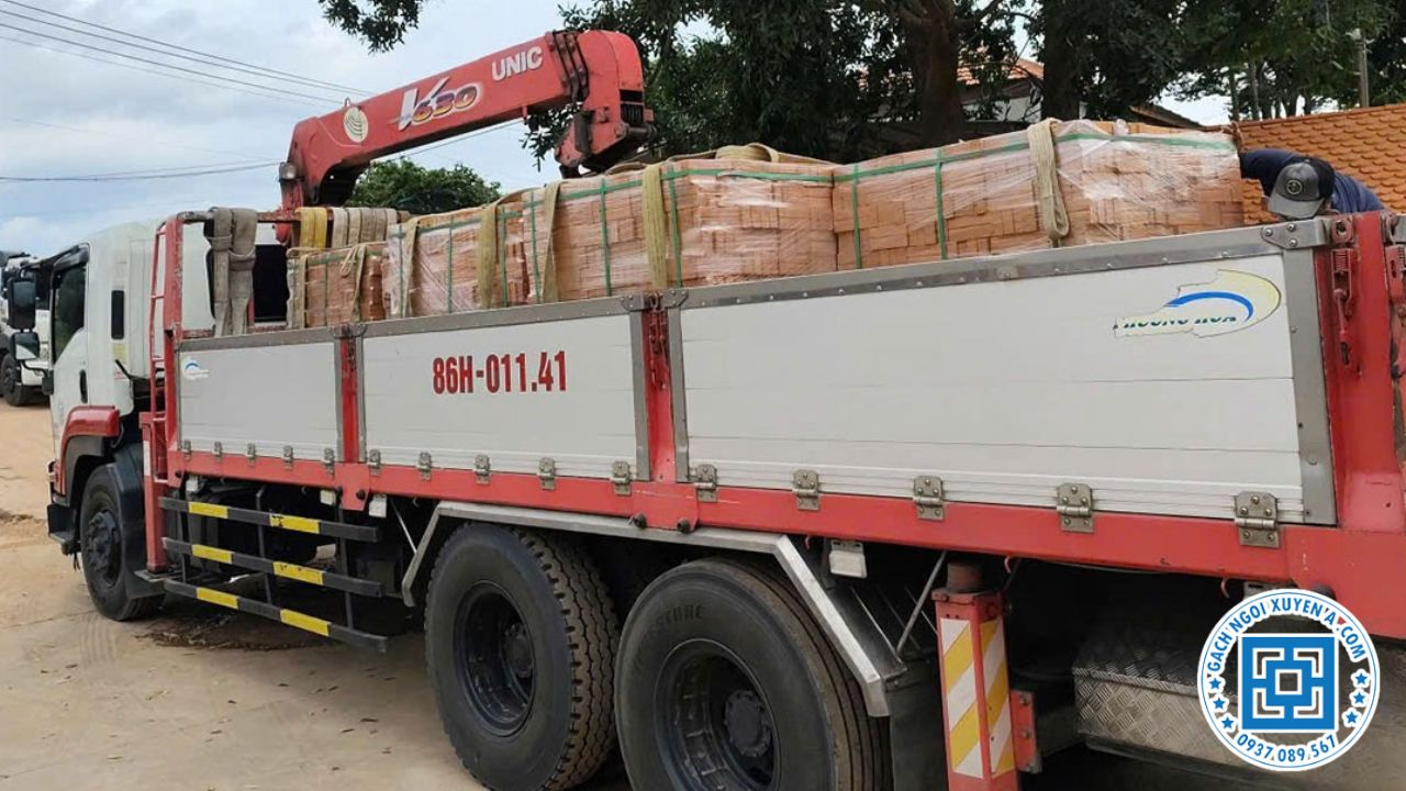 Gạch Ngói Xuyên Á hỗ trợ vận chuyển đến công trình