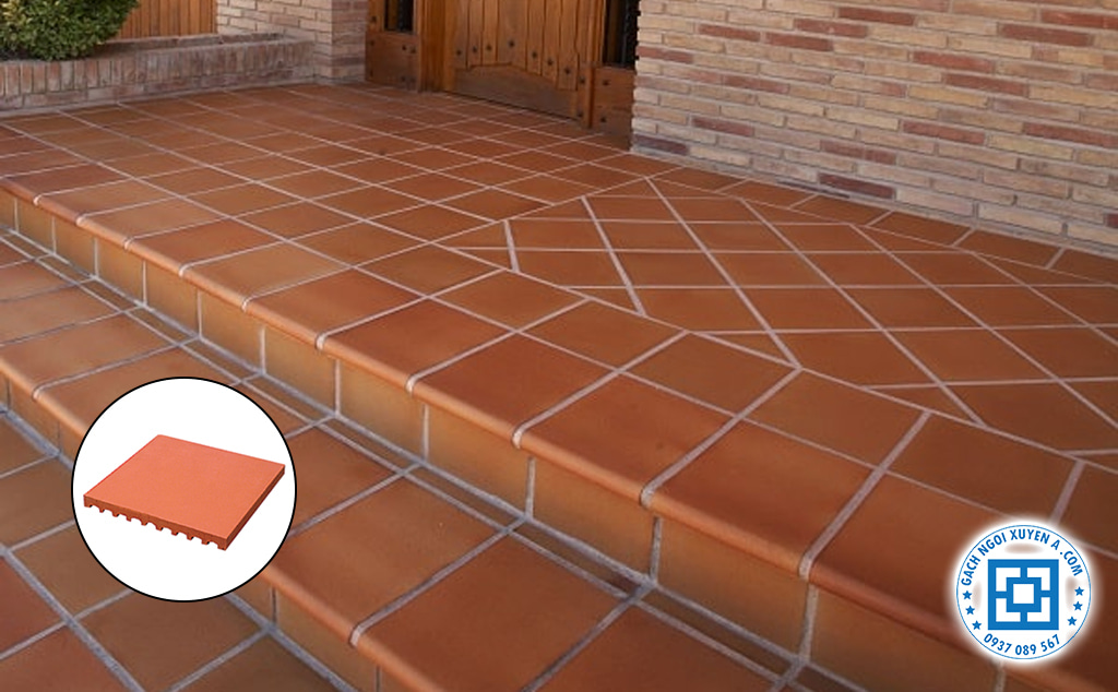 Dòng Gạch Có Chân