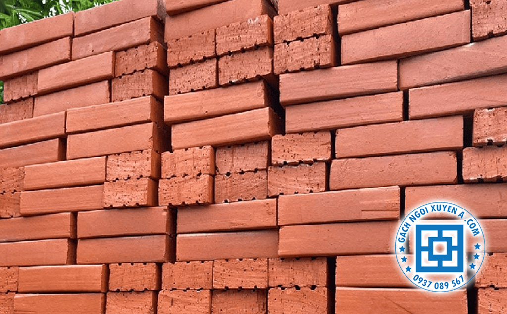 Gạch Đinh Có Độ Cứng Cao, Bền Bỉ Dưới Mọi Thời Tiết