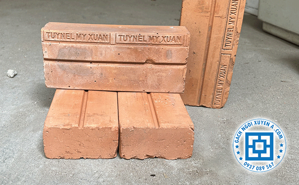 Dòng Gạch Đinh Đặc Mỹ Xuân