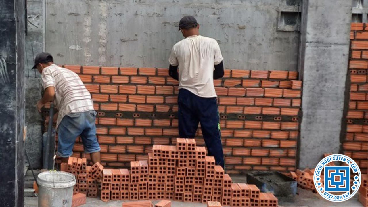 Xây tường nhà