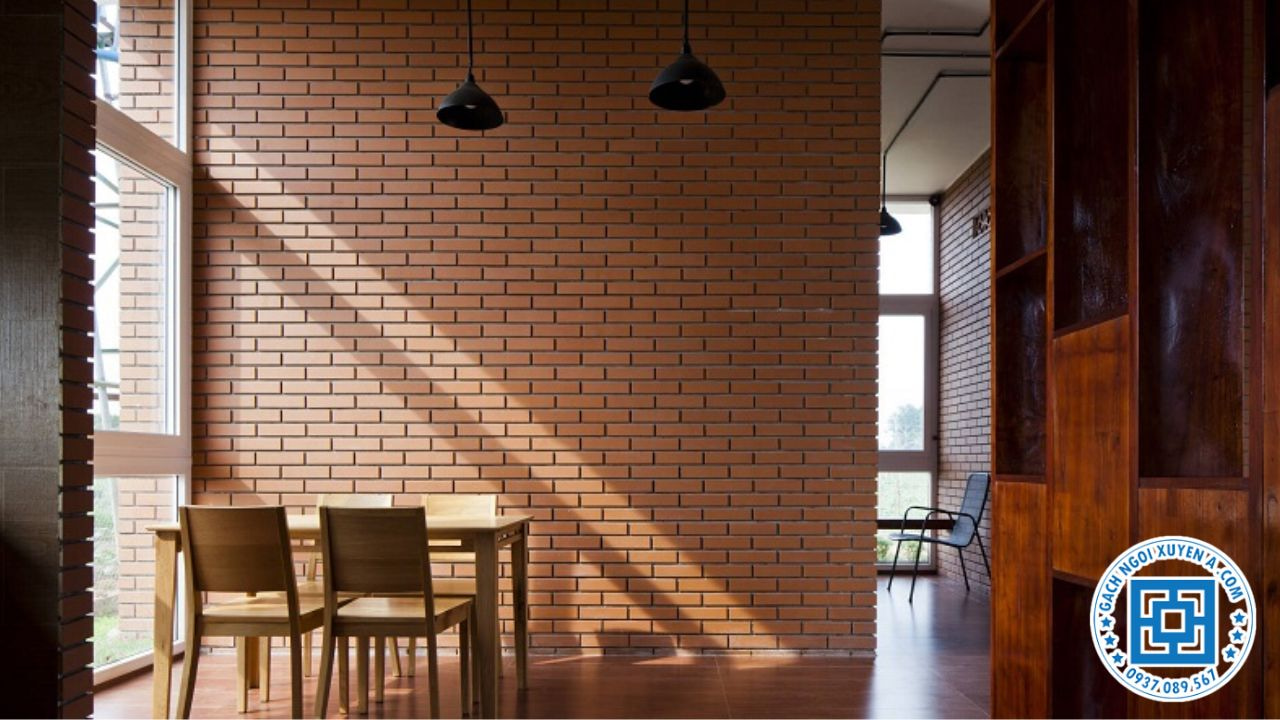 Tường Gạch Thẻ Không Tô Bền Chắc Theo Thời Gian